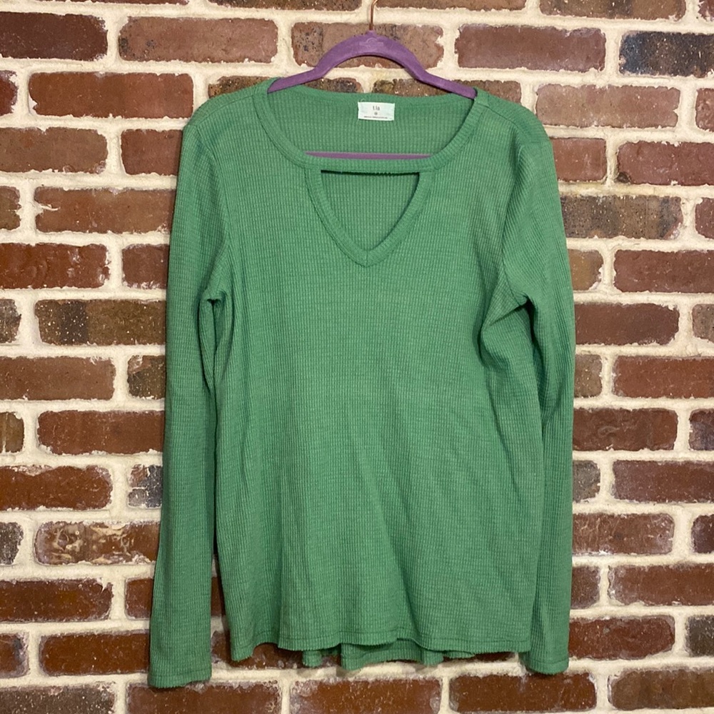 T.la green waffle tunic top with keyhole size xs